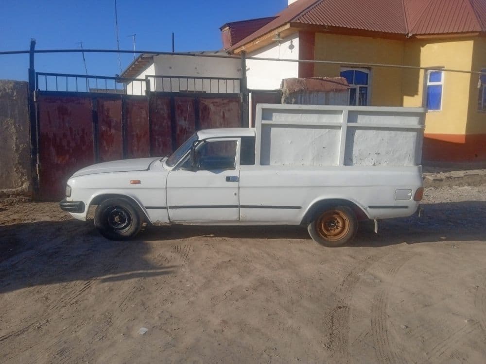 Gaz 31029 volga . — 1