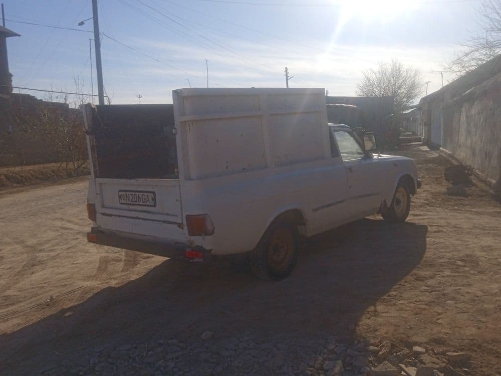 Gaz 31029 volga . — 2