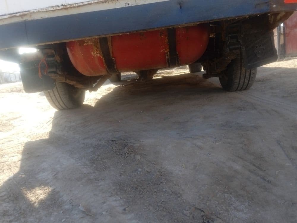 Gaz 31029 volga . — 3