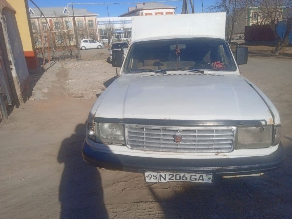 Gaz 31029 volga . — 4