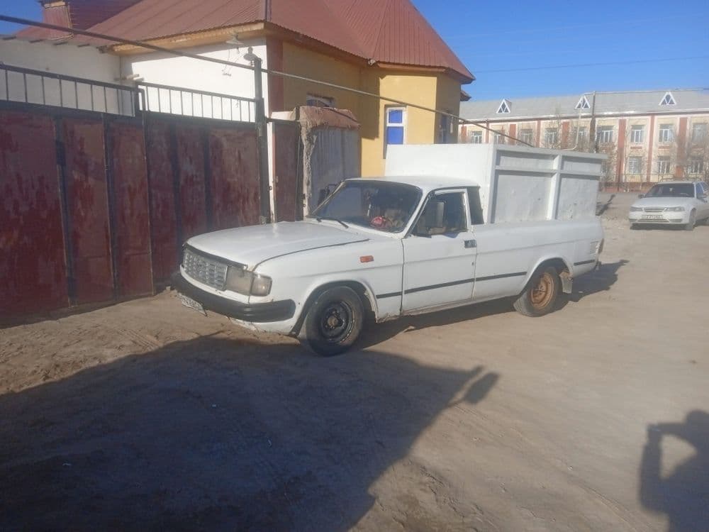 Gaz 31029 volga . — 5