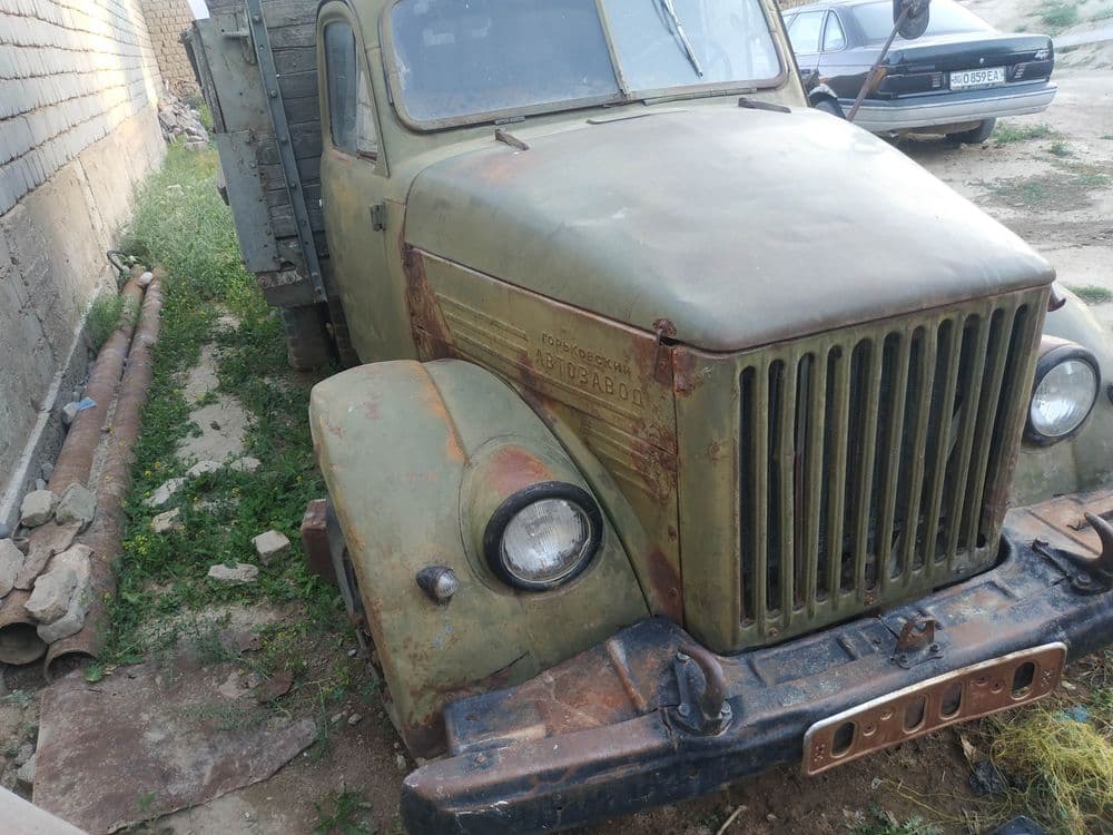 Gaz 51 sotiladi. — 2