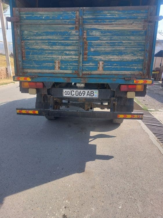 UAZ bortovoy ideal — 2