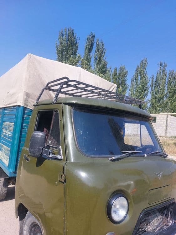 UAZ bortovoy ideal — 3