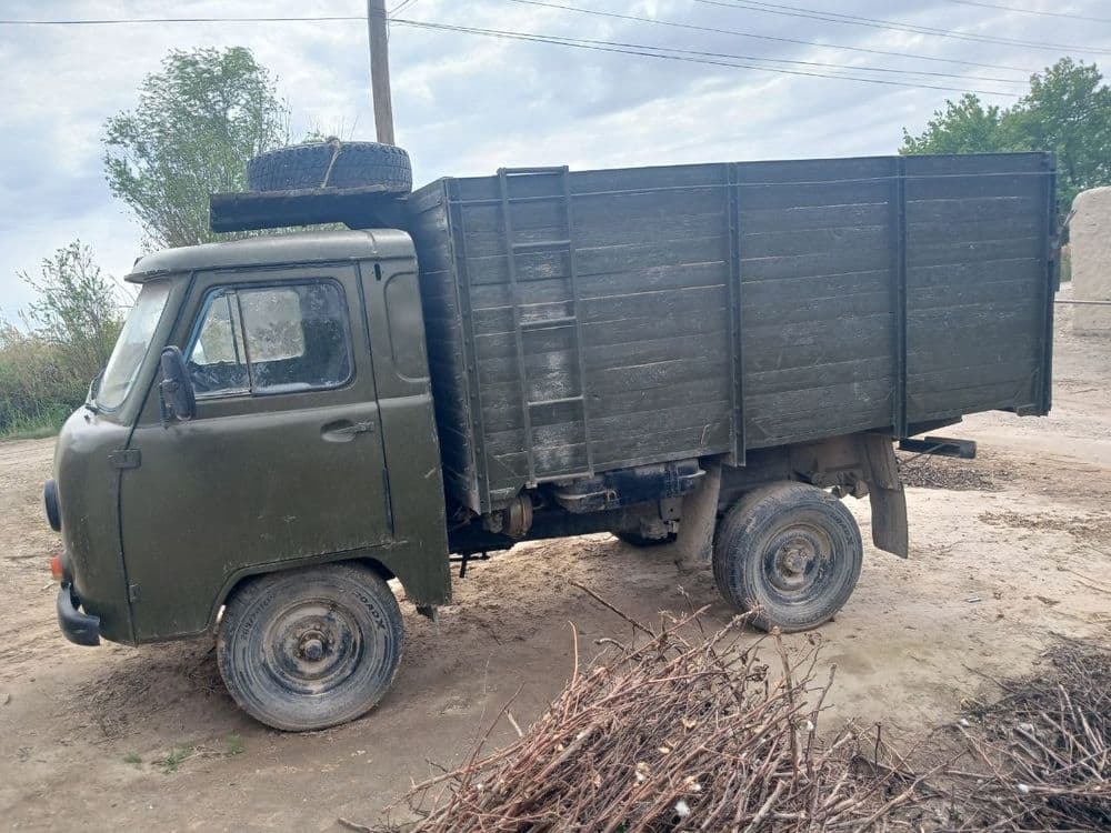 Uaz 3303 sotiladi — 2