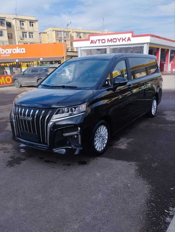 BAW M7 MPV Luxury — 1