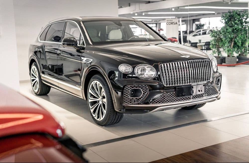 Bentley Bentayga EWB Azure First Edition 2024 — 1