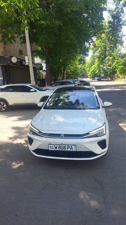 Roewe ER6 elektrocar — 1