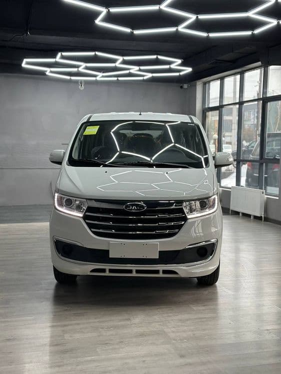 Jac M3 Luxe miniveni — 1