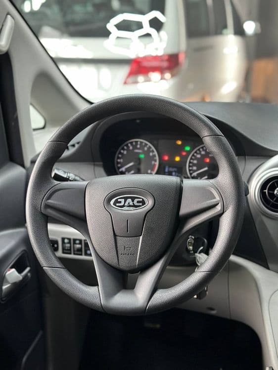 Jac M3 Luxe miniveni — 8