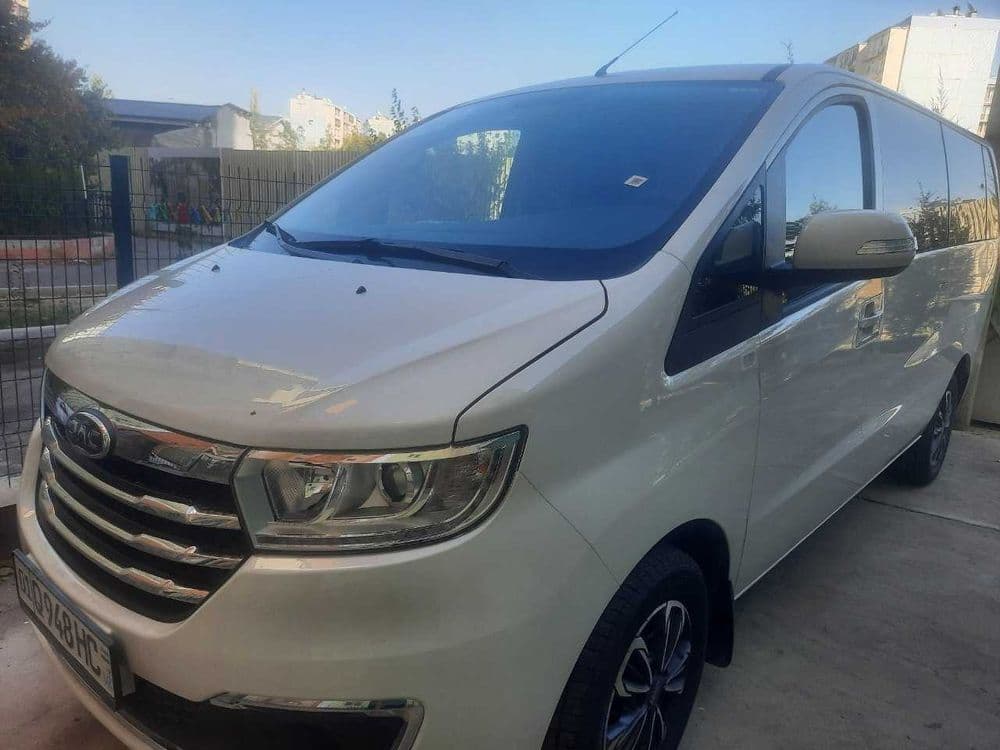 Минивэн JAC M3 в белом и черных цветах!!! — 1