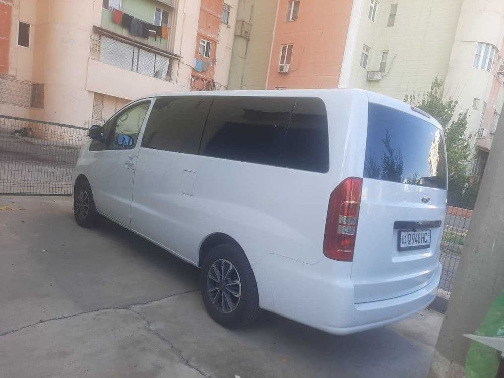 Минивэн JAC M3 в белом и черных цветах!!! — 2