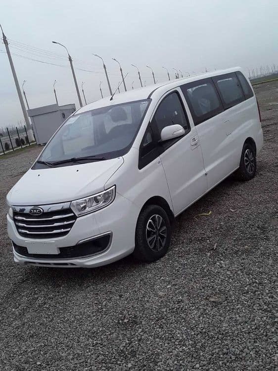 JAC M3 Plus минивенни. — 2