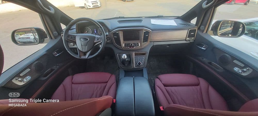 JAC M4 Микроавтобус — 4
