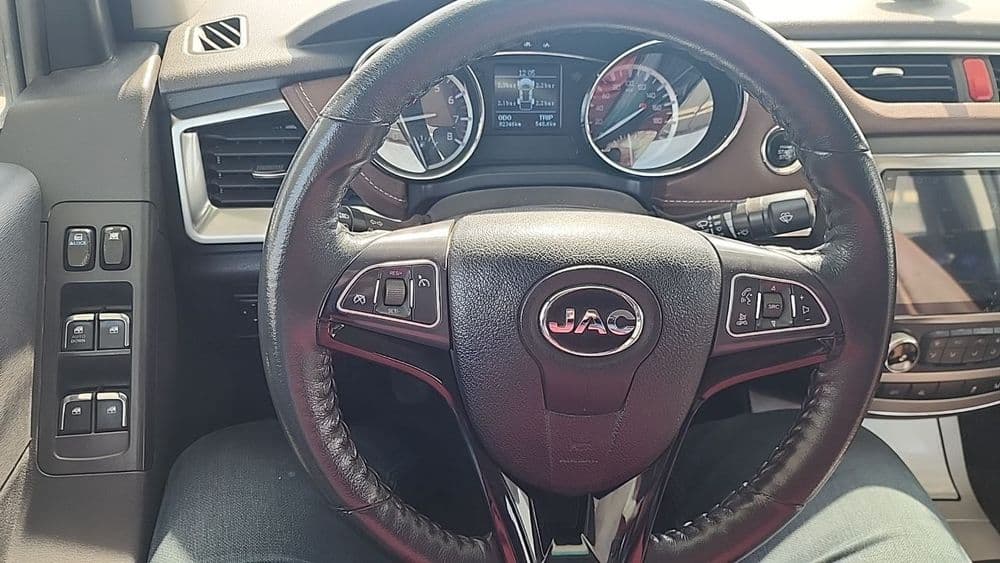 Продается Пикап марки JAC — 8