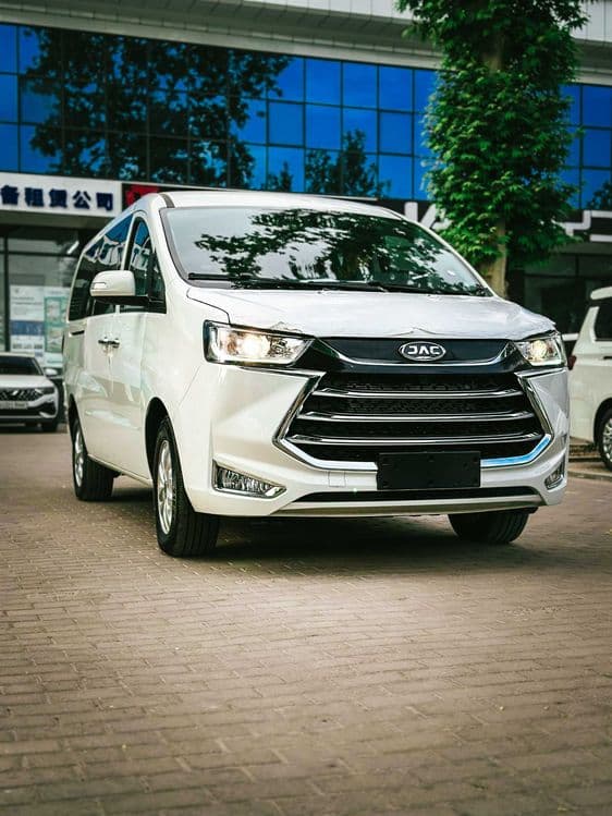 LEGENDA JAC M4 yana sotuvda 2025 0 km moshina yangi pachka — 1