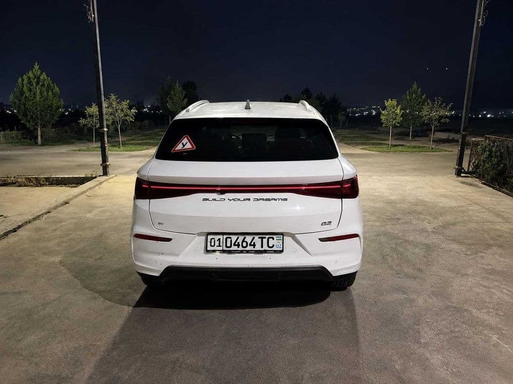 Elektro mabil BYD E2 SROCHNA SOTILADI xolati idyal — 3