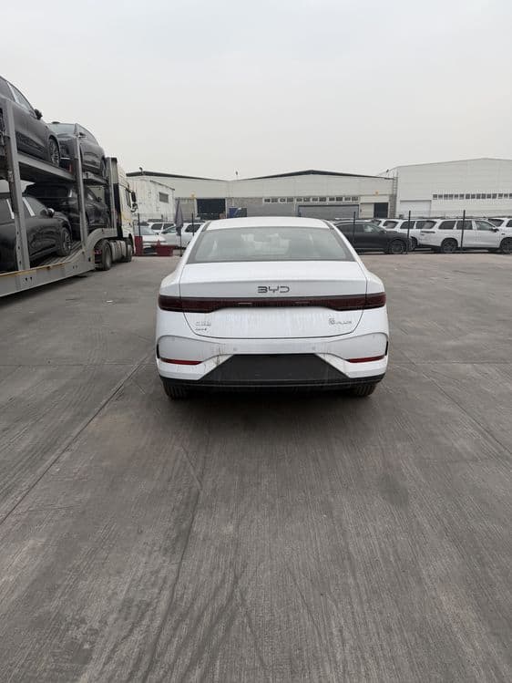 arenda bvd chazori akasi byd qin bez prabeg  gbrid zapas xod 2000 km — 2