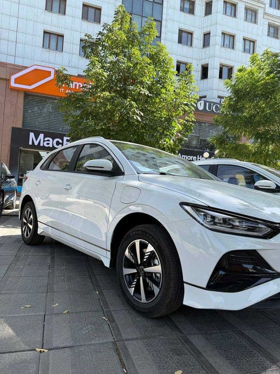 Byd e2 luxury 2025 — 3