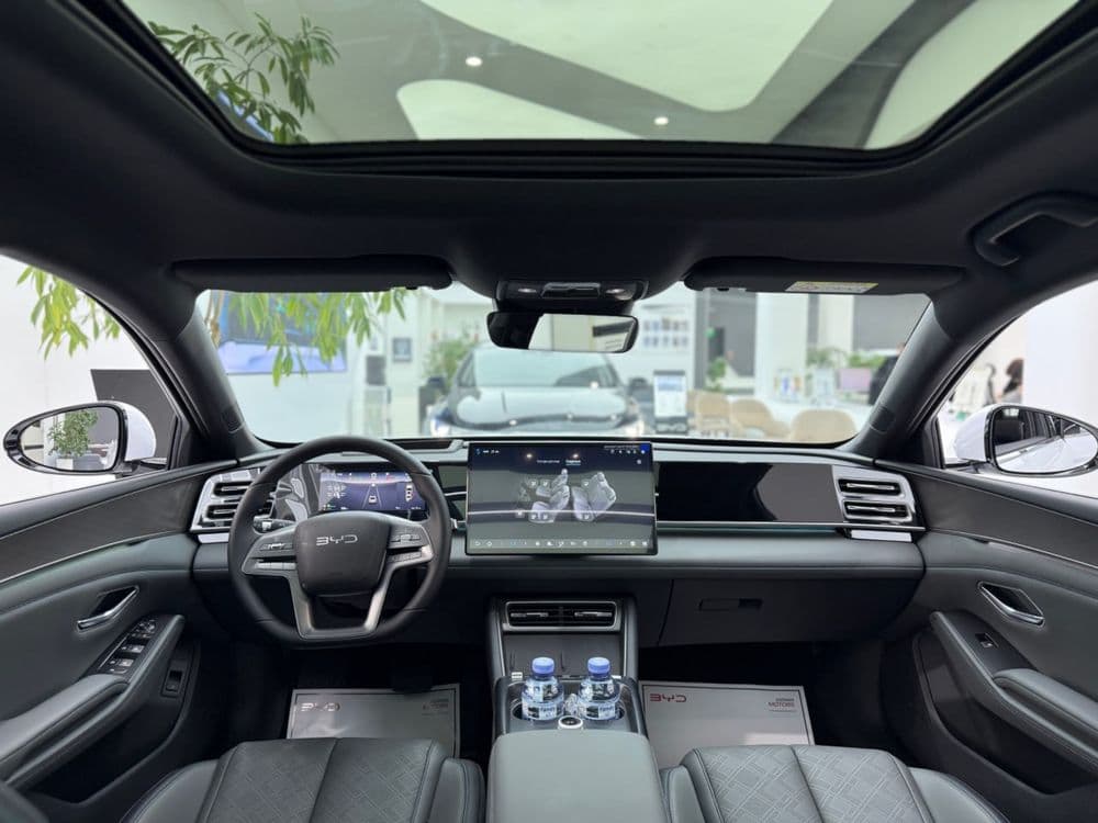 BYD SEAL 6 DM-i 120 km Flagship — 6