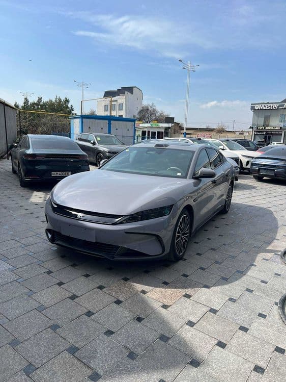 BYD Han 2025 Lidar 701 km 11.700 km yurgan — 1
