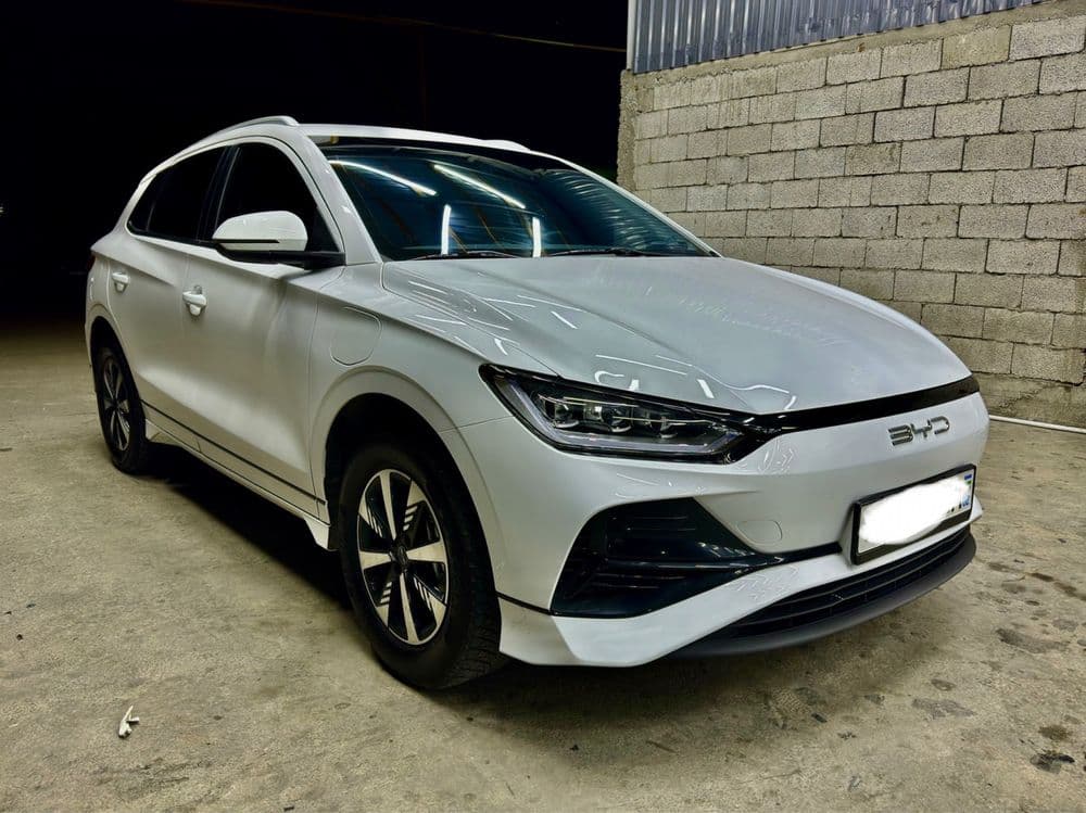 BYD e2 Zudlik bilan sotilqdi toliq eliktir bilan harakatlanadi — 1