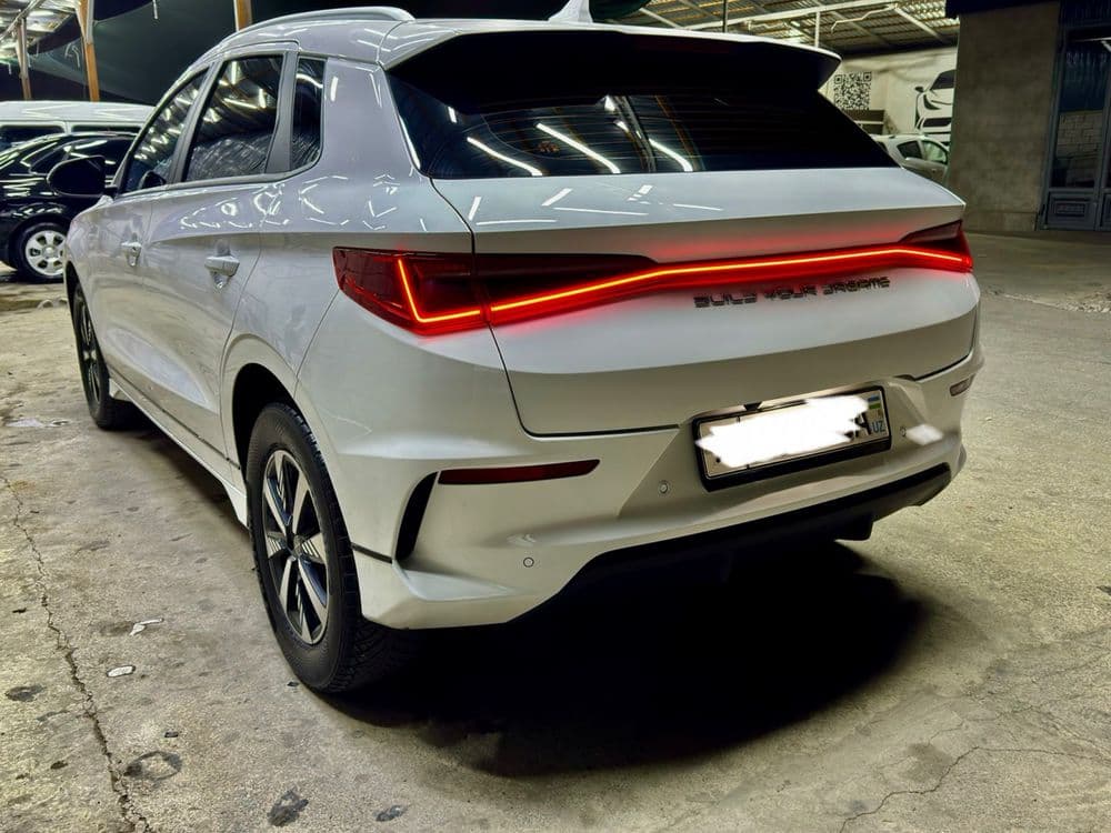 BYD e2 Zudlik bilan sotilqdi toliq eliktir bilan harakatlanadi — 2