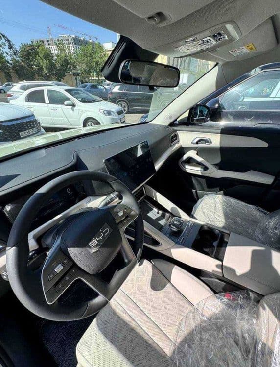 Yuan Up smart drive 2025 — 1
