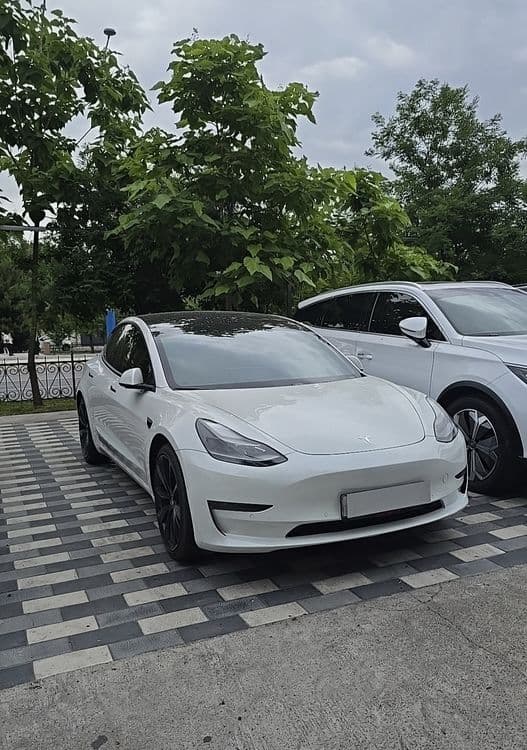 Tesla model-3 sitiladi — 4