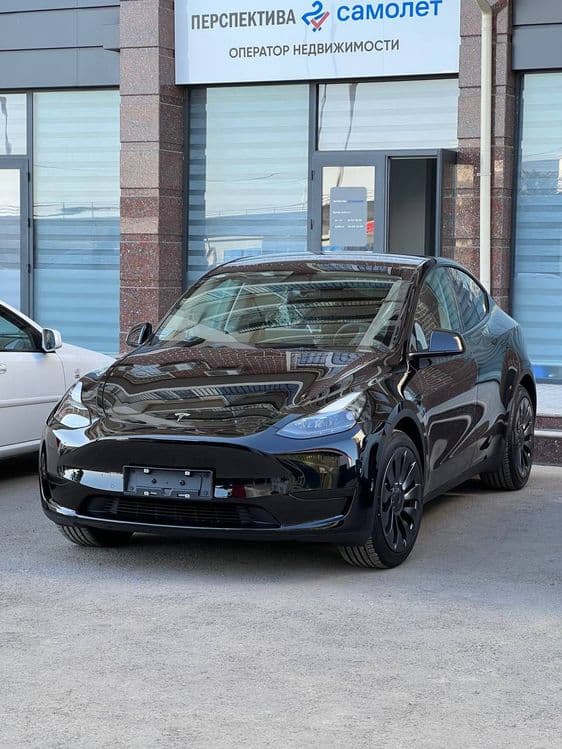 Tesla modal Y  new — 1