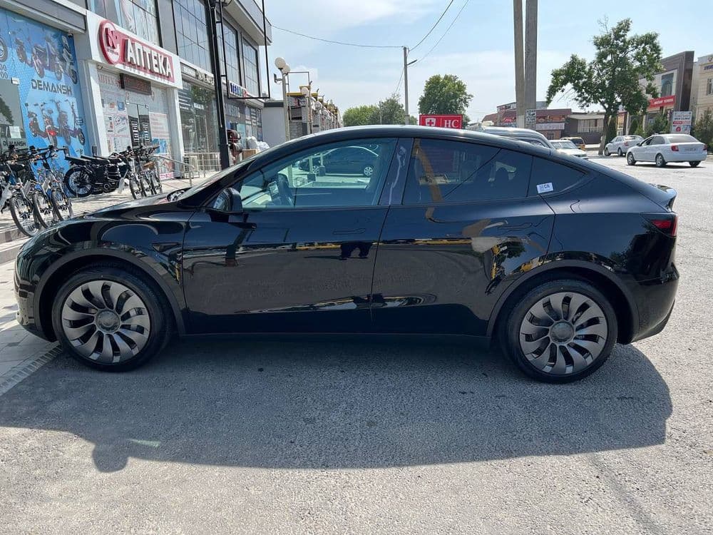Tesla modal Y  new — 3