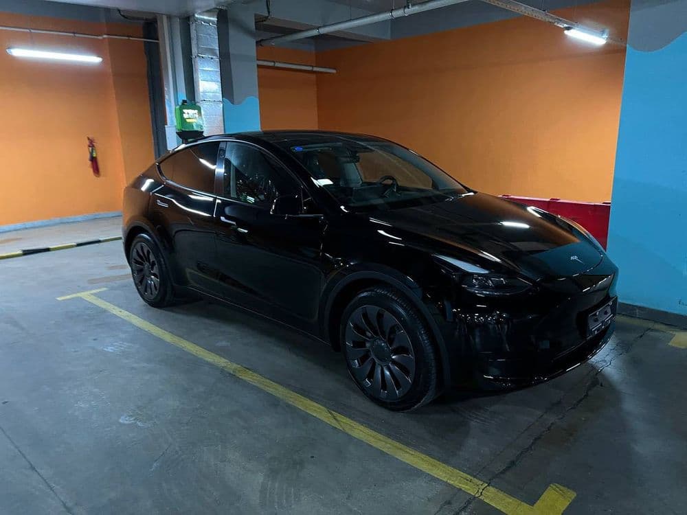 Tesla modal Y  new — 4