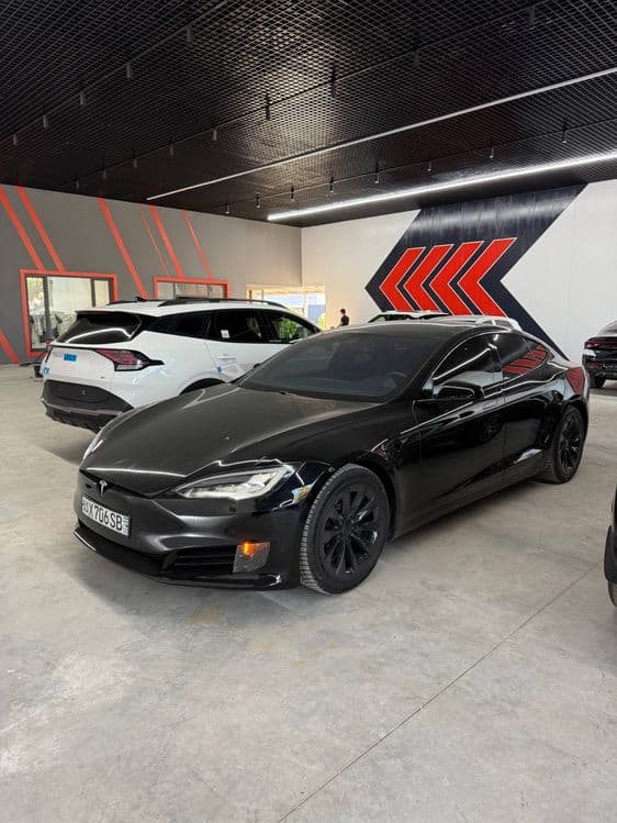 Tesla model s 75 — 1