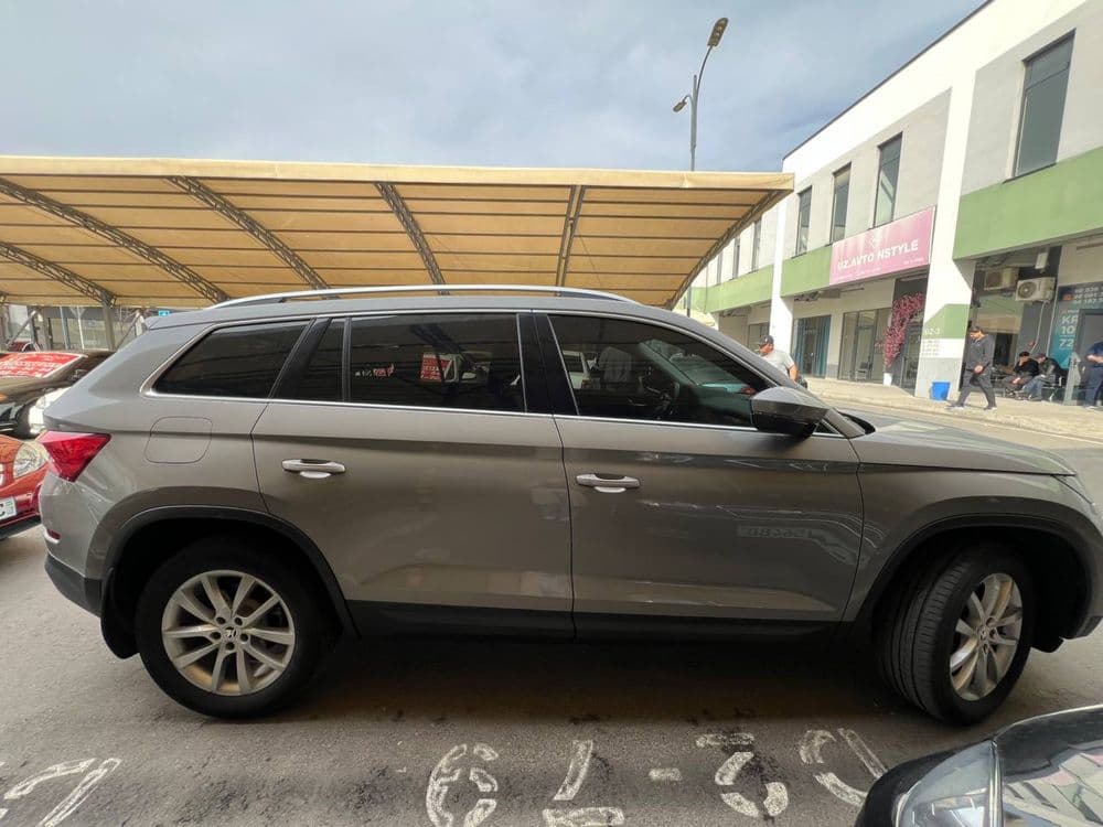 Skoda moshina sotiladi — 5