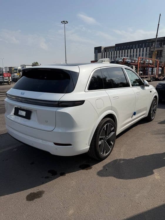 Афтомобиль Li 7 ultra — 4