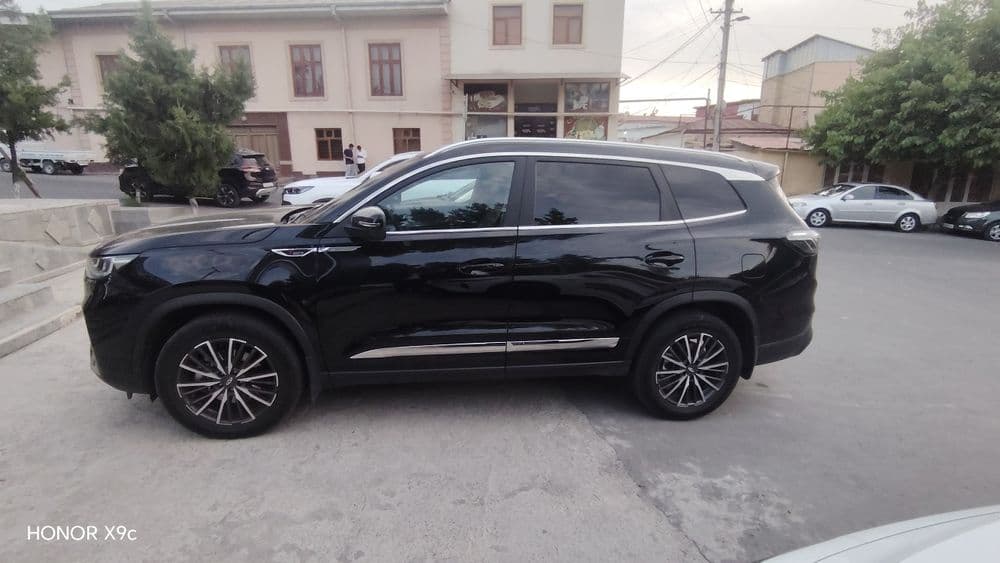 Moshina 2023 yil tiggo 8pro Max — 3