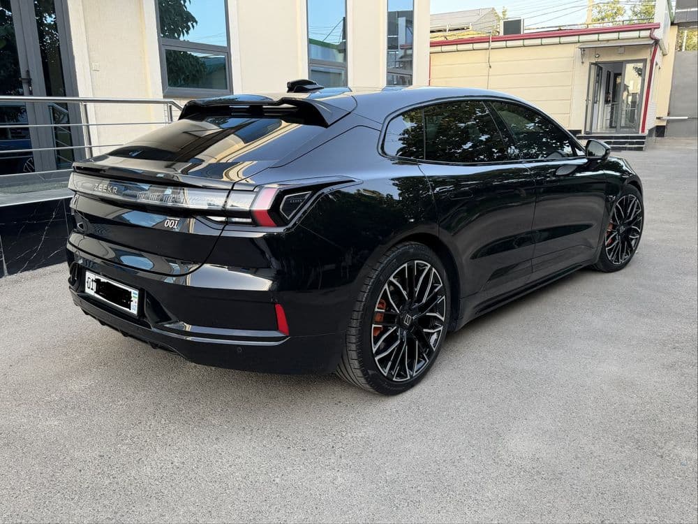 Zeekr 001 z sport 2023 — 2