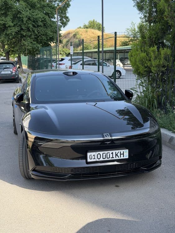 ZEEKR 007 Full 1 ta mator 870 km zapas xod 100kv Black Piano — 3