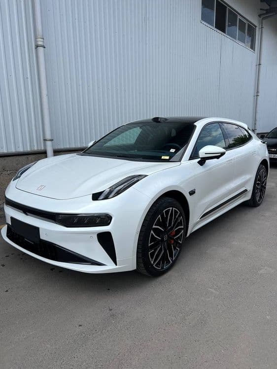 **Zeekr 001 z sports 2025 — 1