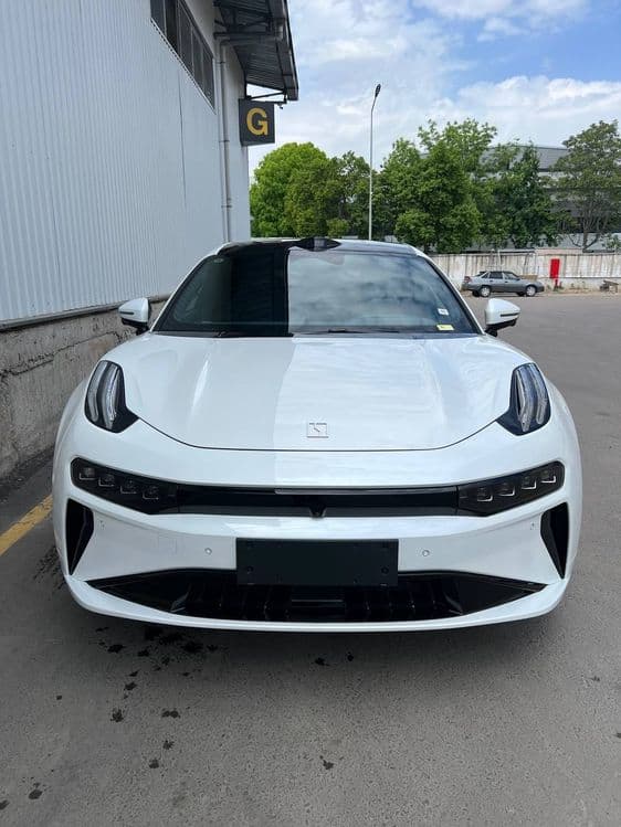 **Zeekr 001 z sports 2025 — 3