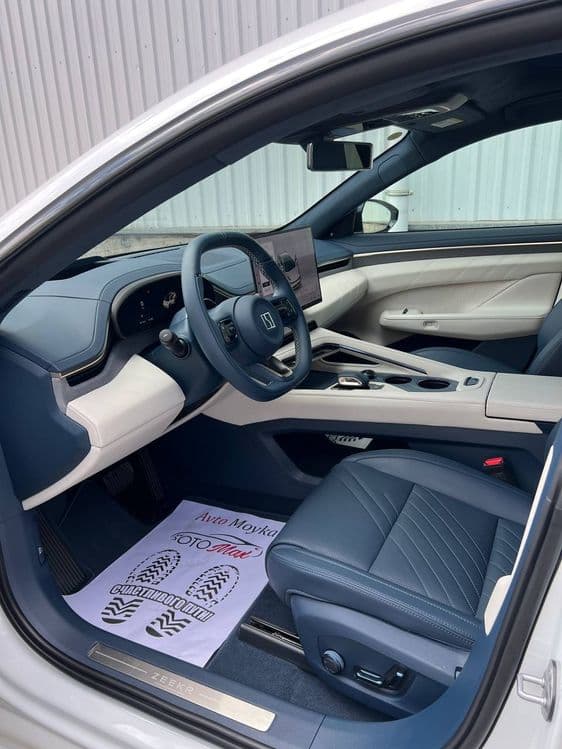 **Zeekr 001 z sports 2025 — 4