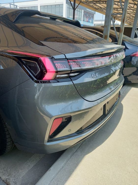 Zeekr 001 Y-SPORT 2025 DUAL mator (710 km) — 3