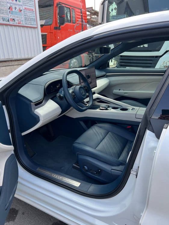 Zeekr 001 yu Z-sport 2025 yil — 4