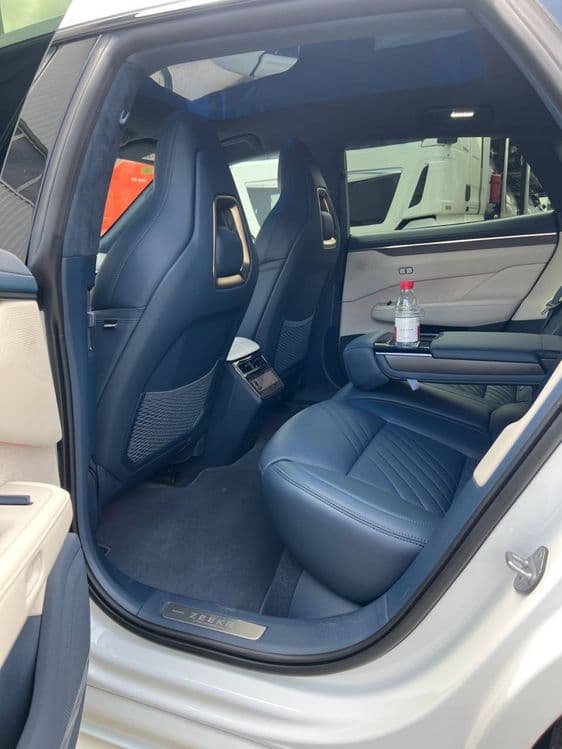 Zeekr 001 yu Z-sport 2025 yil — 5