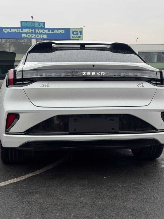 zeekr 001 you 656km — 6