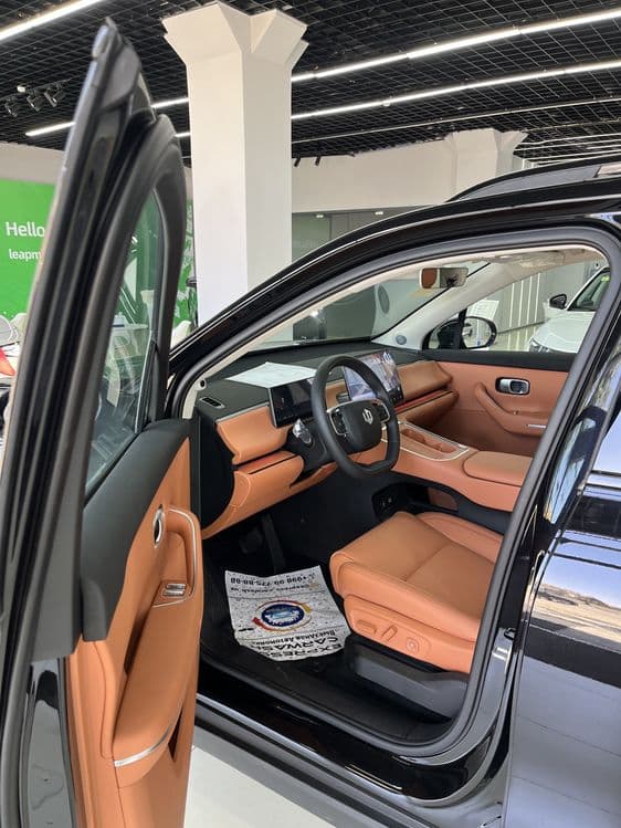Leapmotor c16 avto salon new — 3