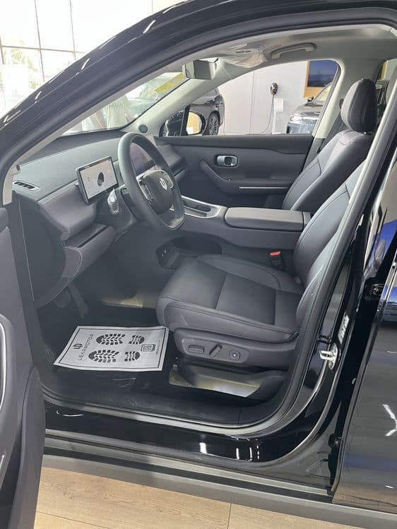 Leapmotor C16 280km Gibrit Full Qora/qora — 2