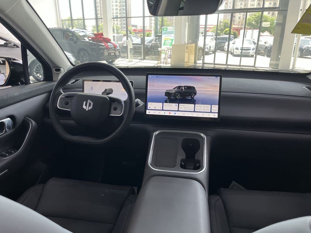 Leapmotor C16 280km Gibrit Full Qora/qora — 5