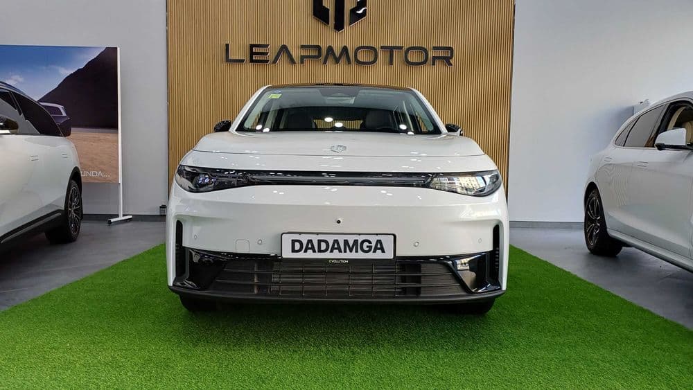 Leapmotor C10 REEV Full Komplektatsiya, Oq Rang, 0 km — 2