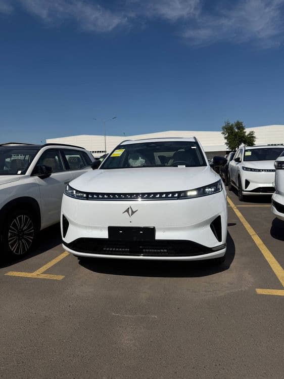 Dongfeng ep008 Hybrid 2026 — 1